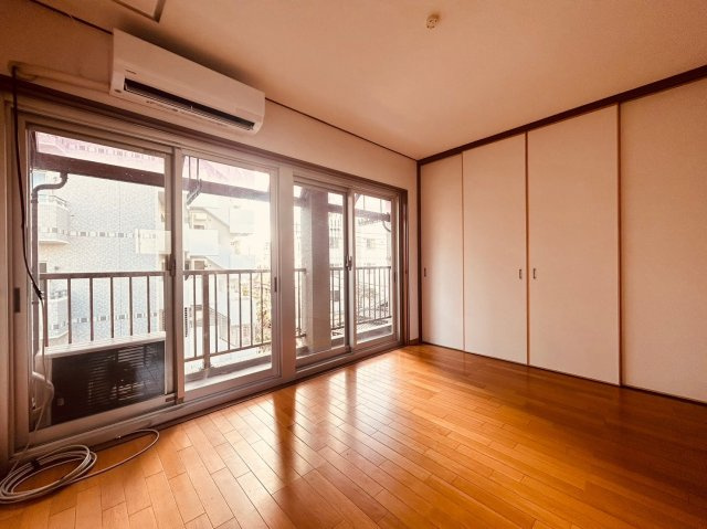 黒田ビルの寝室