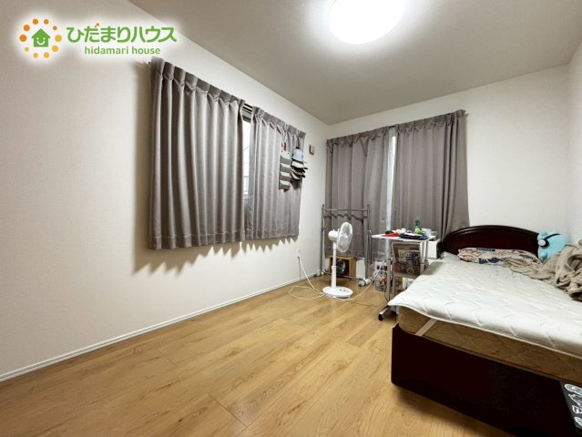 深谷市上柴町東7丁目　中古戸建ての洋室