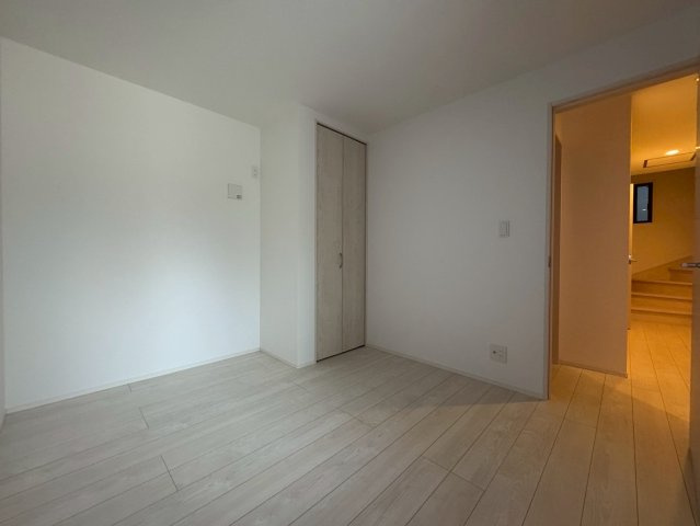 府中市美好町一丁目戸建の居間・リビング