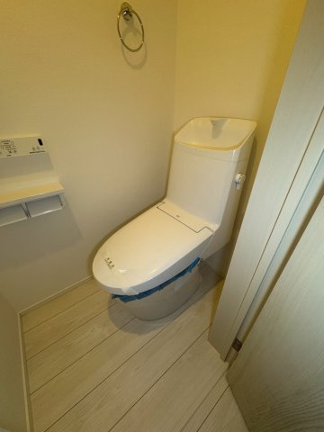 府中市美好町一丁目戸建のトイレ