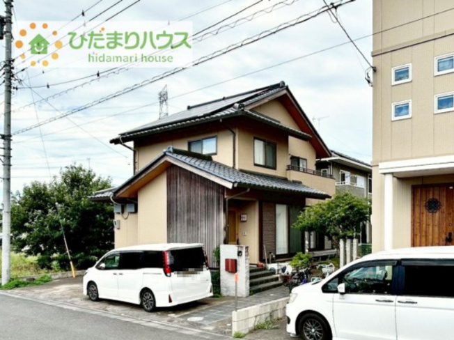 【外観】 | つくば市みどりの中央　中古戸建 | 植栽や門扉でお洒落さマシマシです！