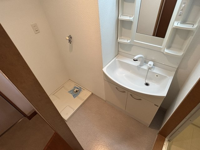 グラビスコート加古町の洗面所