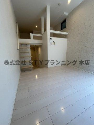 仲介手数料０円！フォレストKCの居間・リビング