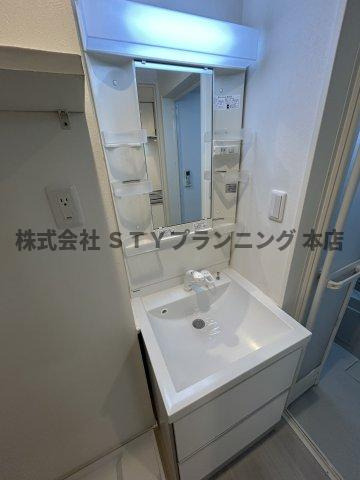 仲介手数料０円！フォレストKCの独立洗面台