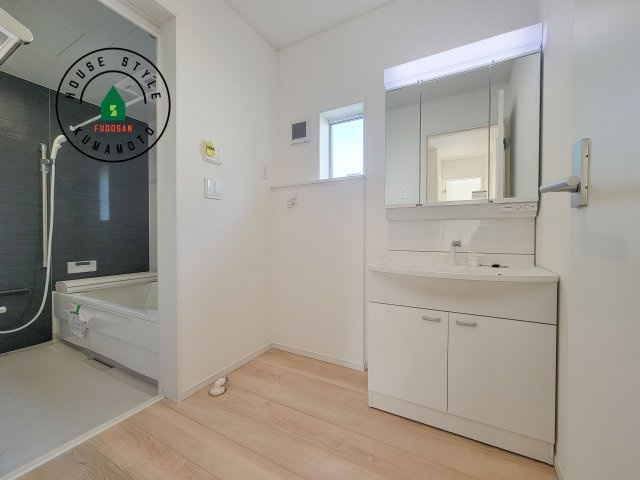 合志市豊岡第8-1棟（1号棟）の脱衣所|脱衣所、洗面所は小さなプライベートスペース。歯磨き、洗顔と毎日施す個人空間。