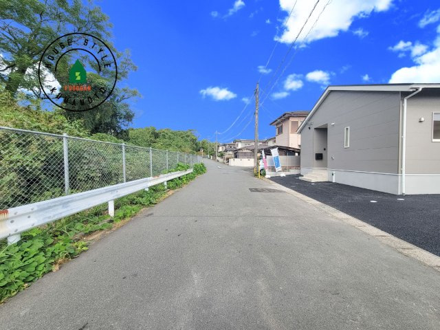 合志市豊岡第8-1棟（1号棟）の前面道路含む現地写真|前面道路です。
