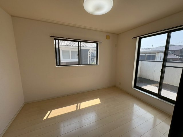 三木市志染町東自由が丘１丁目（中古戸建）の子供部屋