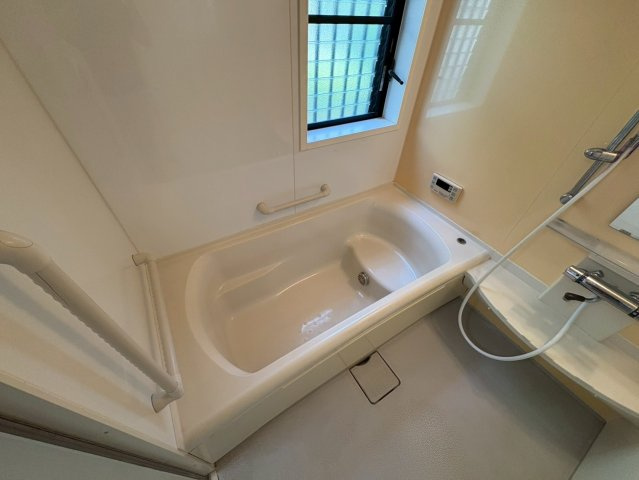 三木市志染町東自由が丘１丁目（中古戸建）の浴室