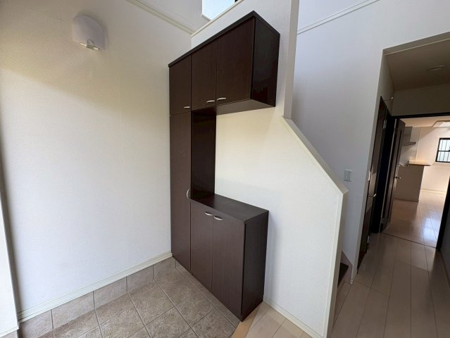 三木市志染町東自由が丘１丁目（中古戸建）の玄関