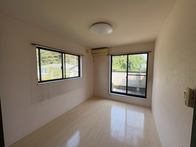 三木市志染町東自由が丘１丁目（中古戸建）の洋室