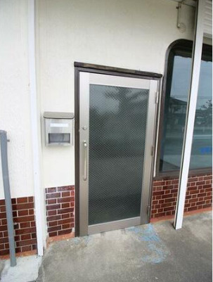 豊川市本野ヶ原2丁目貸店舗の外観