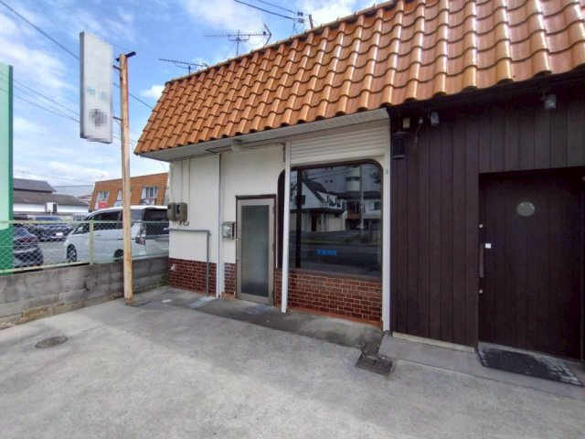 豊川市本野ヶ原2丁目貸店舗の外観