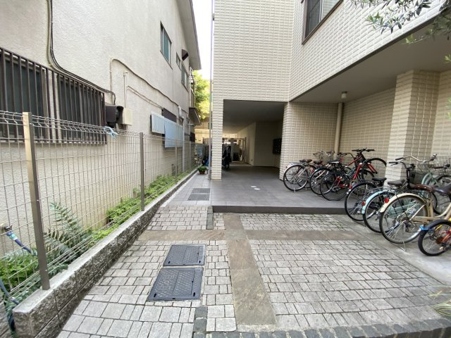 カーサフェリーチェの駐車場