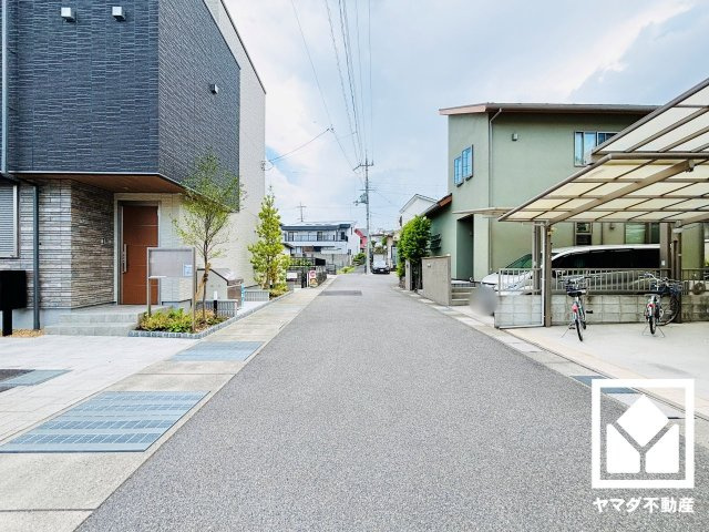 栗東市小柿１０丁目　3号棟の前面道路含む現地写真|8月17日　現地写真更新