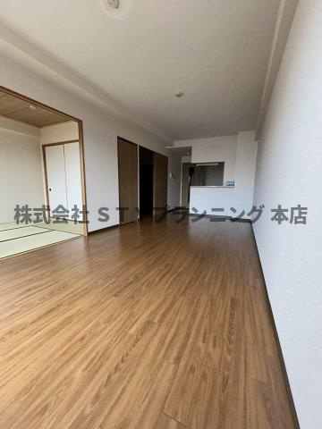 仲介手数料０円！リブラ鶴羽の居間・リビング