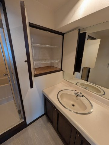 ロマネスク六ツ門の独立洗面台|独立洗面化粧台付き