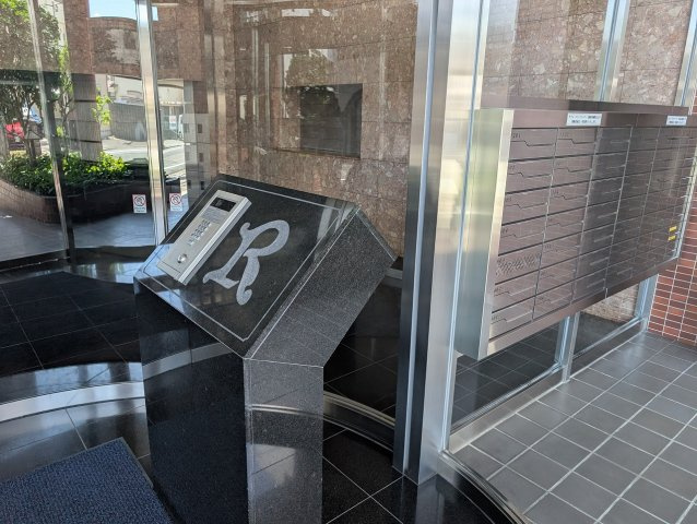 ロマネスク六ツ門