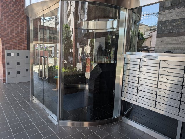 ロマネスク六ツ門