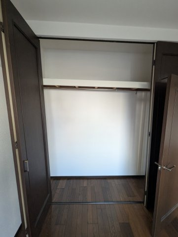 ロマネスク六ツ門の収納|小物を収納するのに便利です