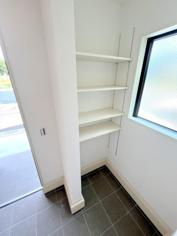 昭島市武蔵野2丁目　新築　全5棟　2号棟の収納