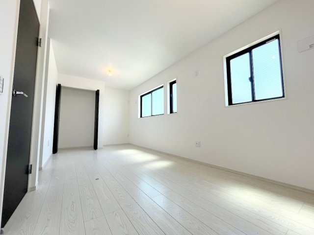 昭島市武蔵野2丁目　新築　全5棟　2号棟の洋室