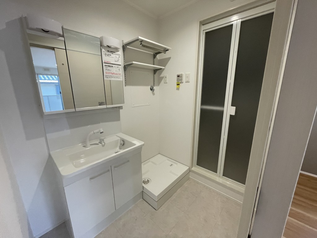 ホワイトガーデンの洗面所