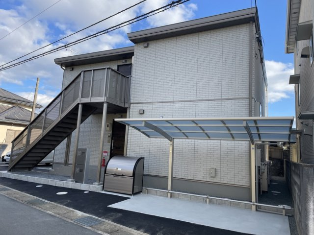 ホワイトガーデンの外観