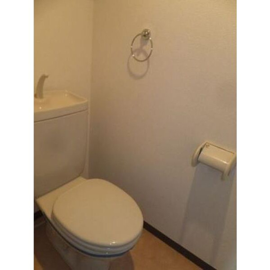 【トイレ】 | シャンクレール光町 | 別号室の写真になります。現況優先。
