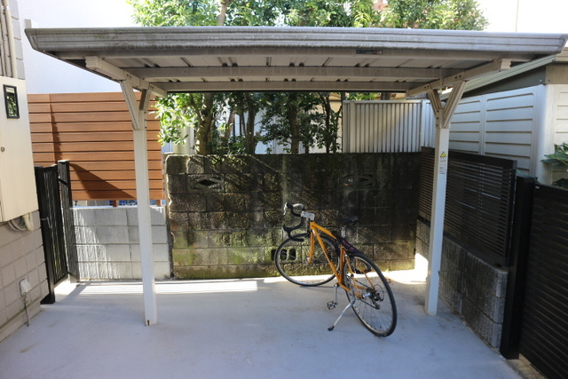 カーサ・ブリランテのその他共用部分|★敷地内屋根付き駐輪場★