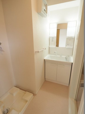 【洗面所】 | エクスクルーシブⅠ | 脱衣スペースもあります