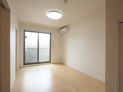 【居間・リビング】 | エクスクルーシブⅠ | 即日案内可能です♪現地待ち合わせOK！どの物件でも当社でお得にご案内できますのでまとめて内覧ください♪