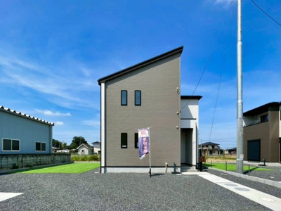 【外観】 | 太田市岩松町　GRAFARE　2号棟 | ついに建物完成いたしました！ぜひ一度ご見学ください♪