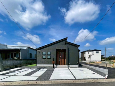 【外観】 | 太田市岩松町　GRAFARE　3号棟 | ついに建物完成いたしました！ぜひ一度ご見学ください♪