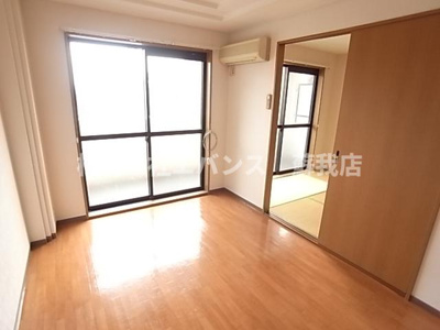 【寝室】 | エルガーデン | 落ち着いて過ごせるお部屋なので、寝室にいかがでしょうか