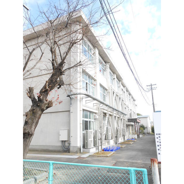 岐阜市江崎南の一戸建ての周辺|鏡島小学校