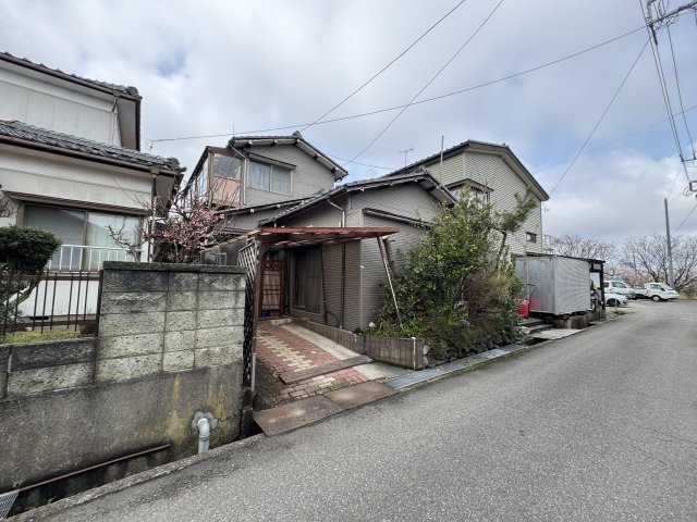 中央区高志２丁目　売地の前面道路含む現地写真