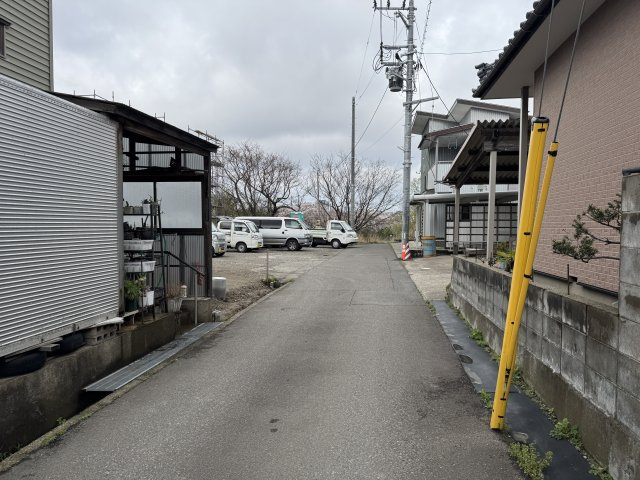 中央区高志２丁目　売地の前面道路含む現地写真