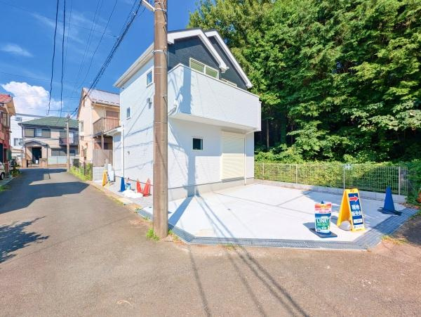 横浜市泉区和泉中央南２丁目の新築一戸建の前面道路含む現地写真|周辺環境も合わせてご案内させて頂きます！
お気軽にお問い合わせ下さい！
