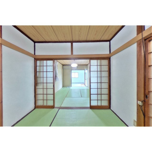 岐阜市鏡島中２丁目の一戸建ての居間・リビング