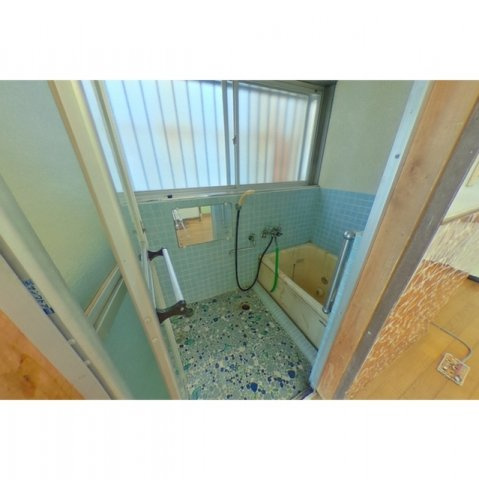 岐阜市鏡島中２丁目の一戸建ての浴室