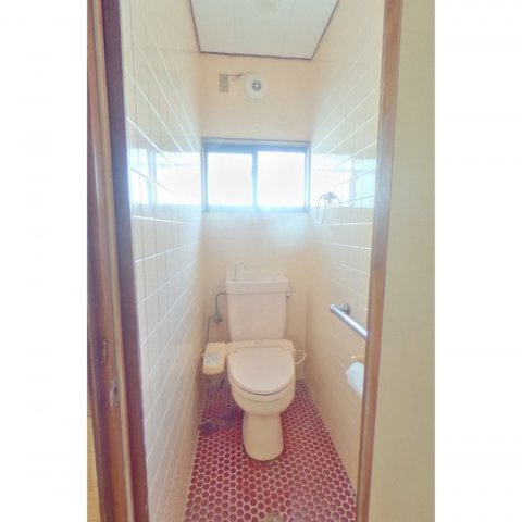 岐阜市鏡島中２丁目の一戸建てのトイレ