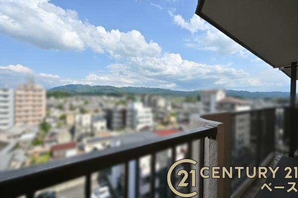 橿原神宮前スカイハイツのバルコニー|■現地撮影写真■眺望良好な広々バルコニーで気分も晴れやか！