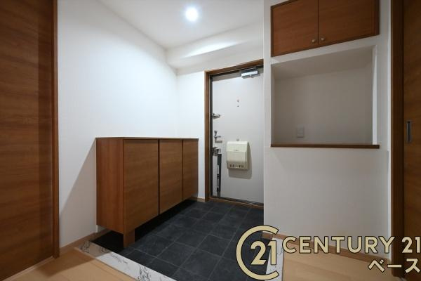 橿原神宮前スカイハイツの玄関|■現地撮影写真■すっきりとした明るい玄関が家族やお客様を迎えてくれます！