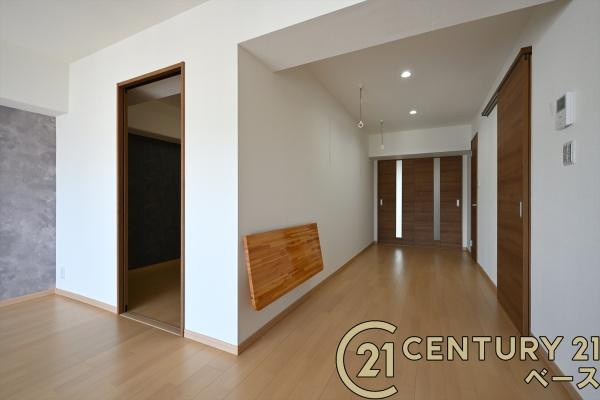 橿原神宮前スカイハイツの居間・リビング|■現地撮影写真■大きな窓から柔らかい光が射し込みます！