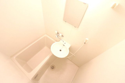 【浴室】 | レオパレスヴィラ南田附Ⅱ | 浴室乾燥機で雨や雪の日でもらくらくお洗濯！