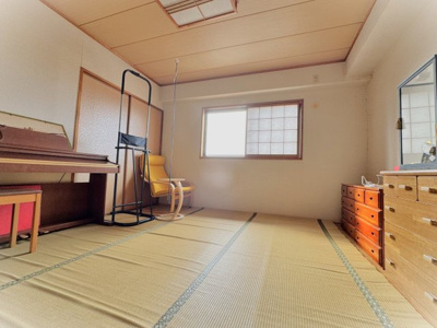 【和室】 | ロワイヤル斑鳩 | 和室／8帖