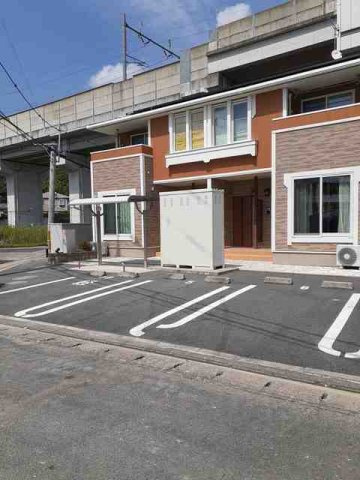 ローリエの駐車場