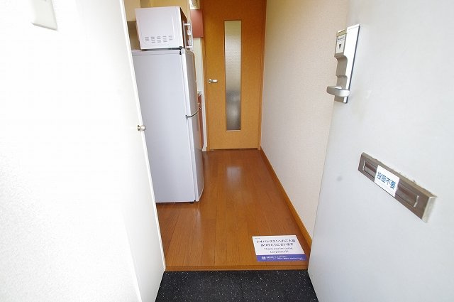 レオパレスＣｏｚｚｙＣｏｒｔの玄関