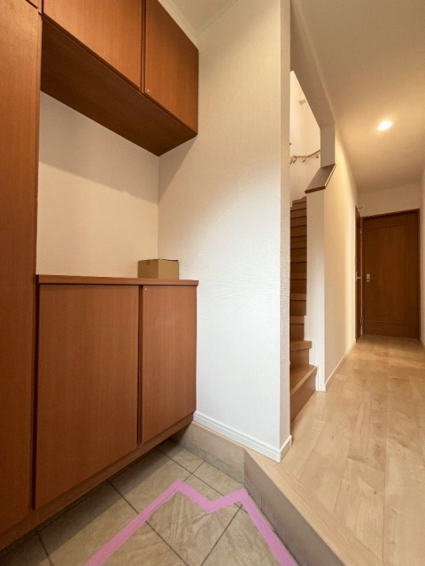 三鷹市牟礼七丁目戸建の玄関