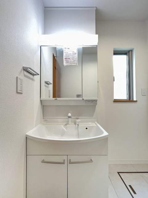 三鷹市牟礼七丁目戸建の洗面所